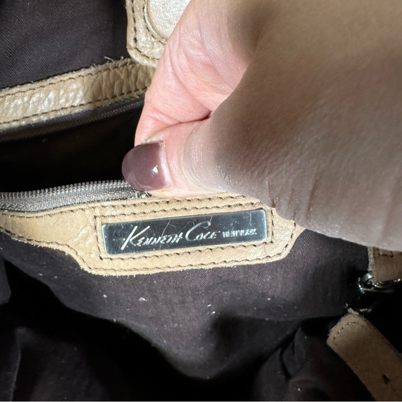 Kenneth Cole New York tan leather hobo shoulder bag - Picture 8 of 10